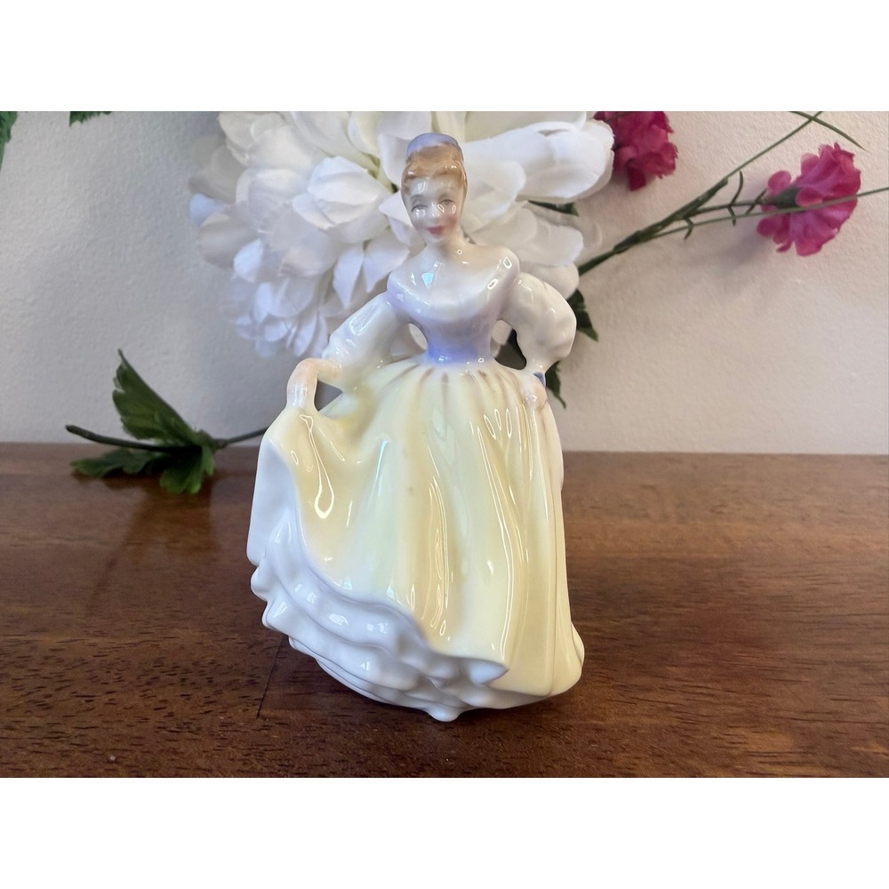 Royal Doulton Fair Lady HN3216 Figurine Peggy Davies Bone China Lady Figure